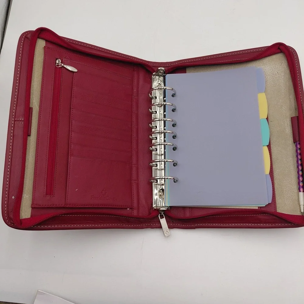 Franklin Covey Red Leather Zip Planner 7 Ring Binder Vtg 11